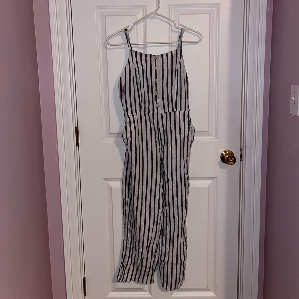 Old Navy Women’s Sleeveless Linen-Blend Wide-Leg Jumpsuit